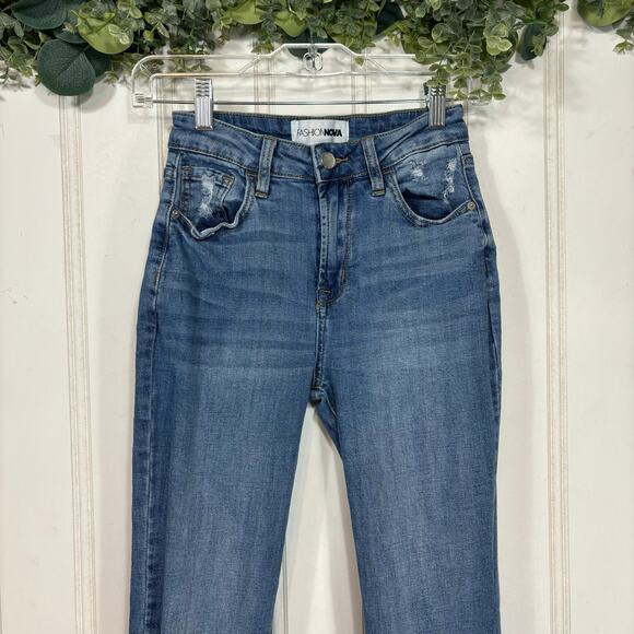 Fashion Nova Bootcut Jeans Women size 1 Frayed Hem High Rise Casual‎ Denim - Picture 3 of 7